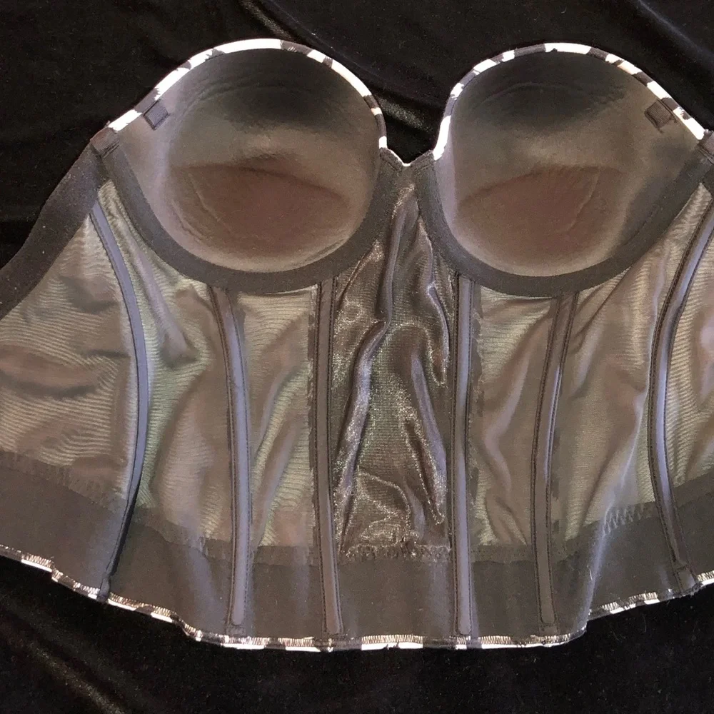 Leopard print satin smooth low back bustier. 

Excellent condition, no stains. - Picture 5 of 12